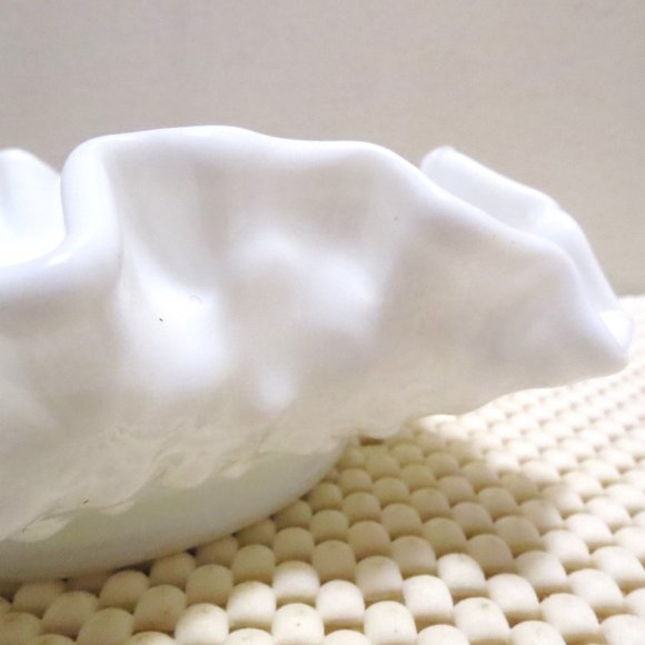 Fenton Hobnail White Milk Glass Candy Bon Bon Dish Bowl Ruffled 6" - Picture 6 of 7